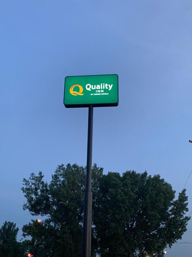 Quality Inn Owatonna Near Medical Center Bagian luar foto